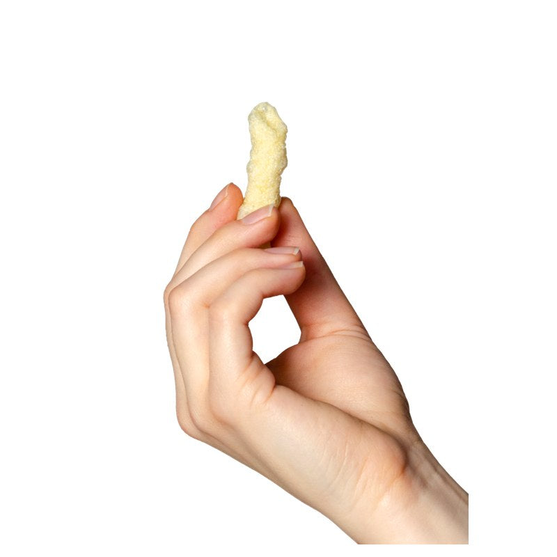 En hånd holder en Pasta Chip